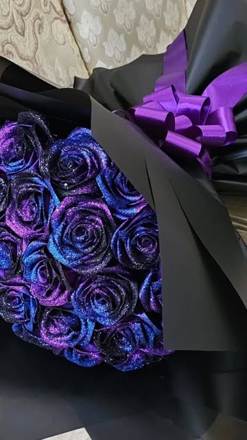 شاخه گل رز کهکشانی ۳۰ شاخه